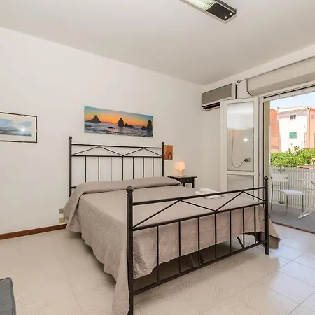 Bed & Breakfast Marina D'agro Santa Teresa Di Riva