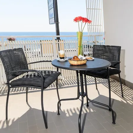 Marina D'agro Bed & Breakfast *